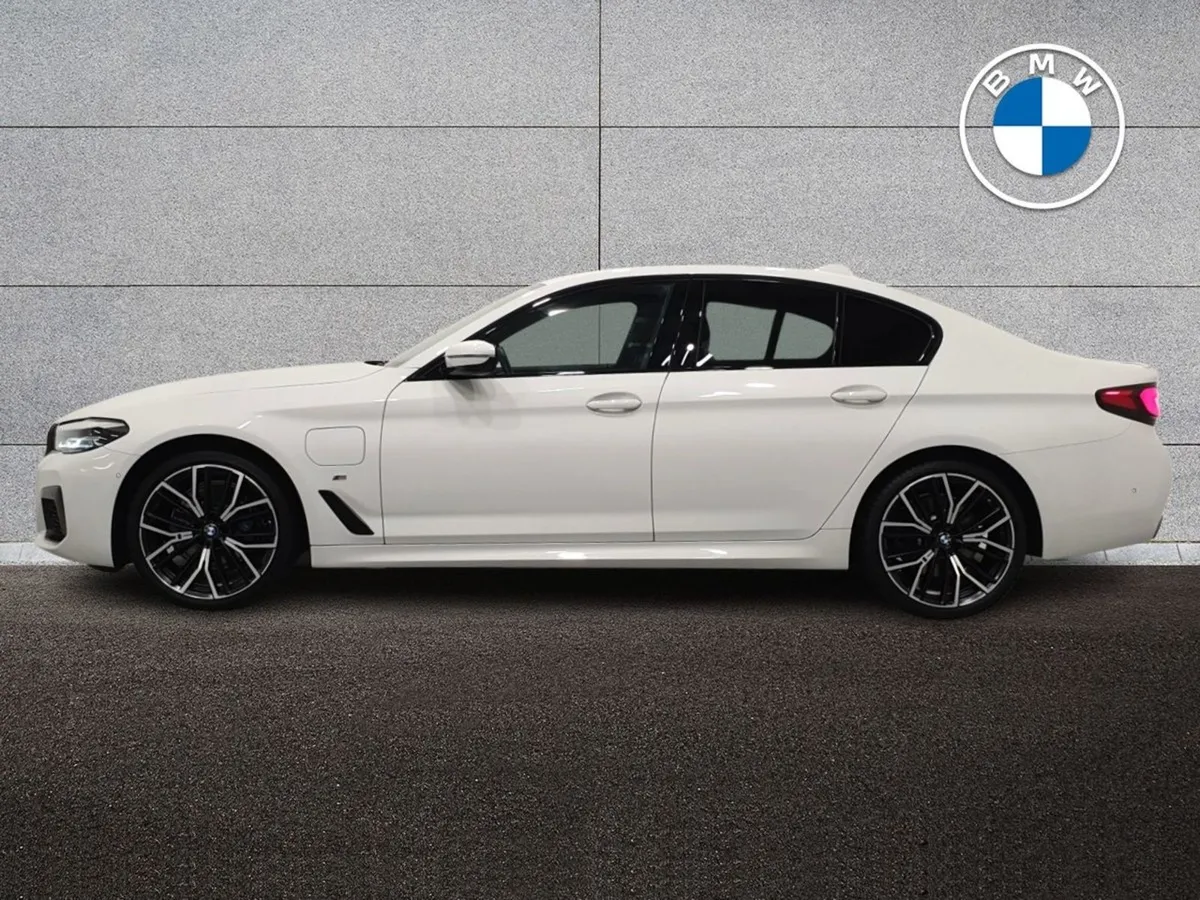 BMW 5 Series 530e M Sport Saloon - Image 3