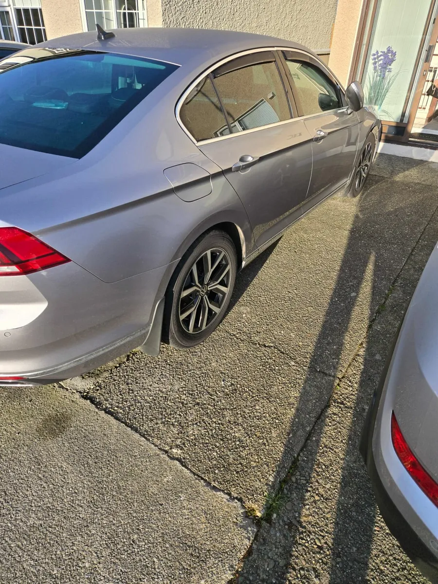 Volkswagen Passat 2021 - Image 3