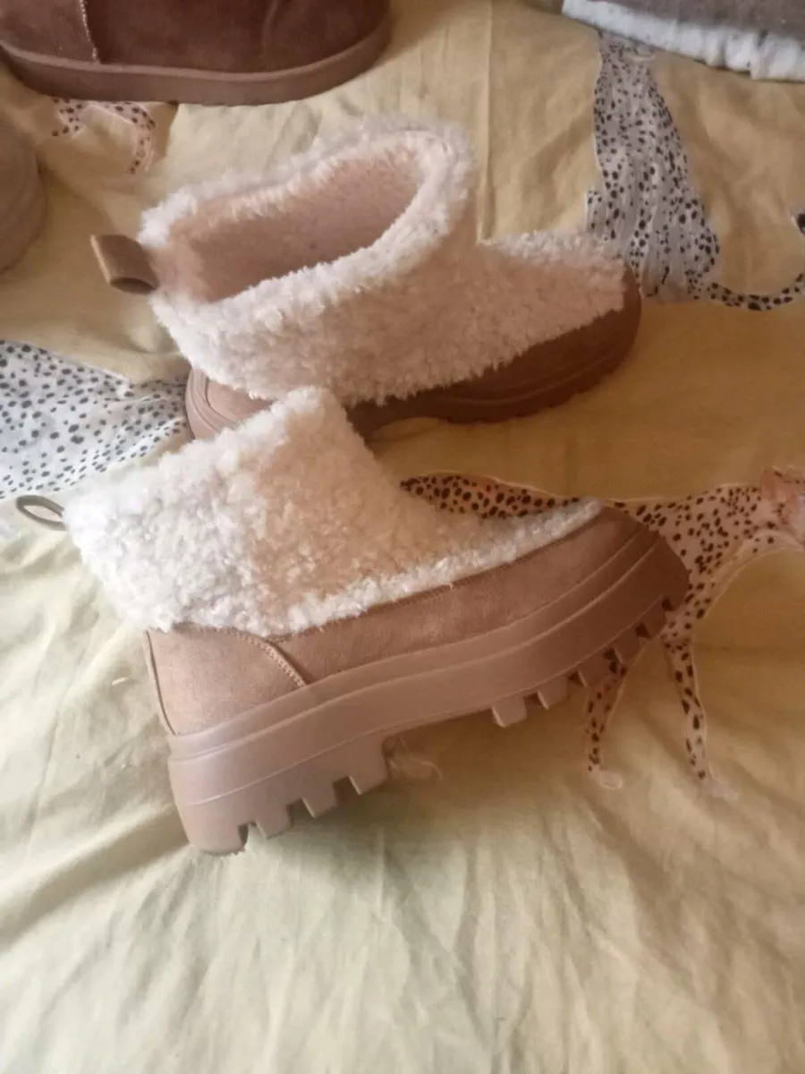 Ladies boots size 5 - Image 1