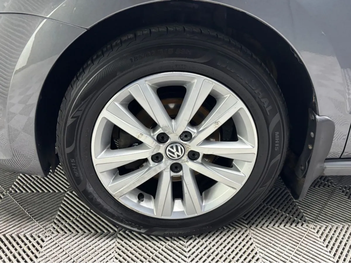 Volkswagen Polo Trendline 1.0 60hp Manual 5speed - Image 2