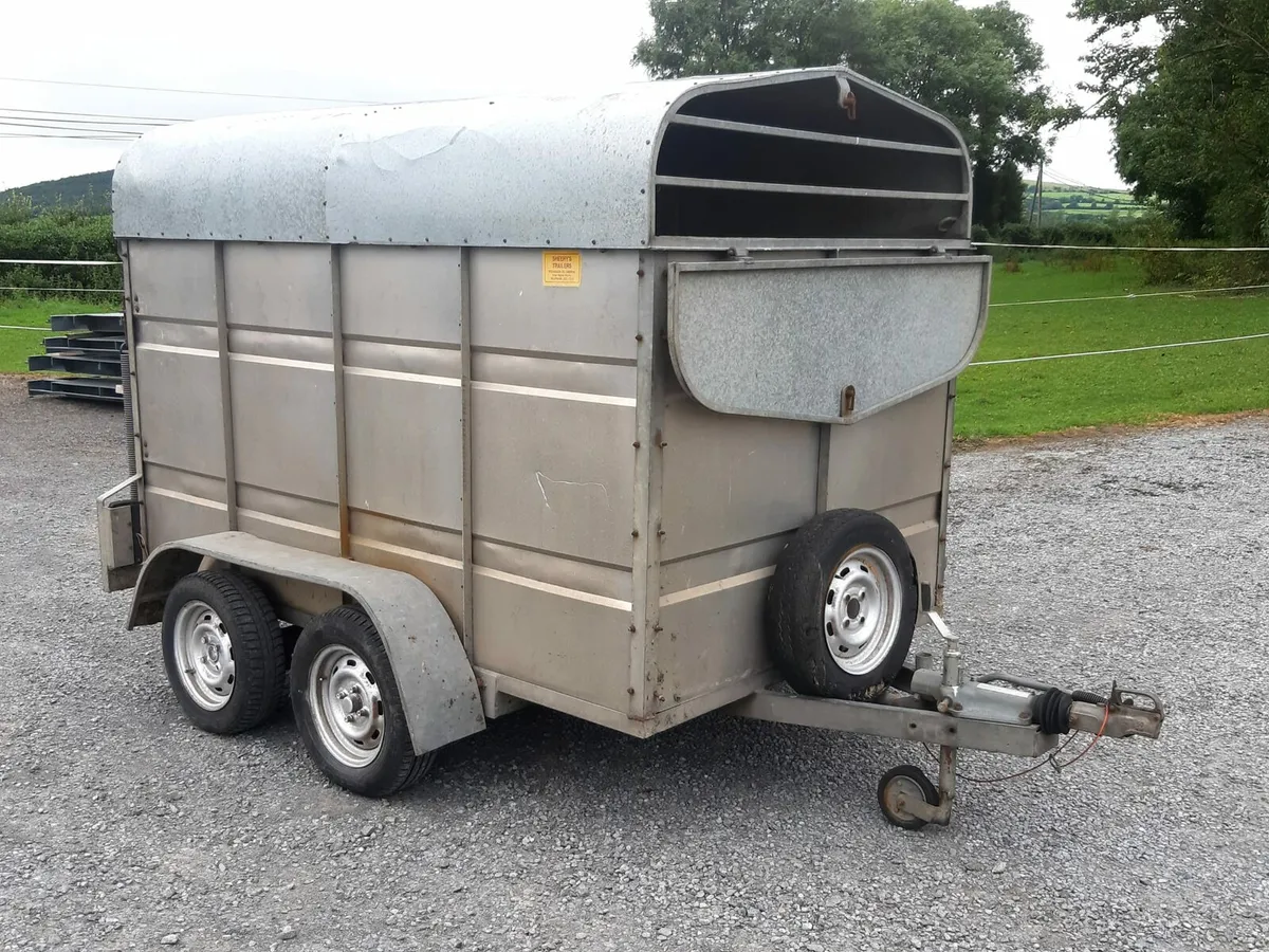cattle box 8+5 - Image 1