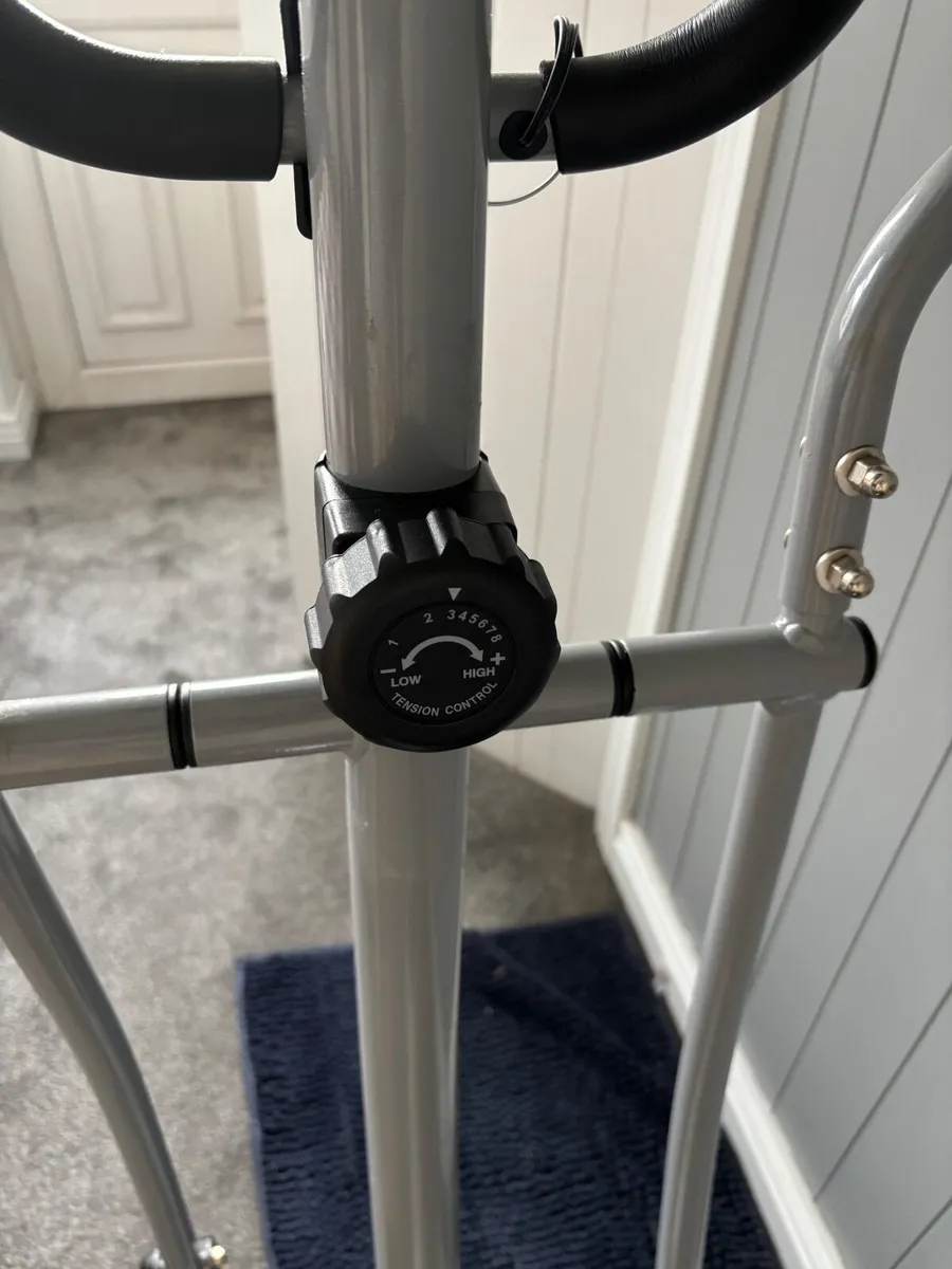 Cross trainer - Image 1