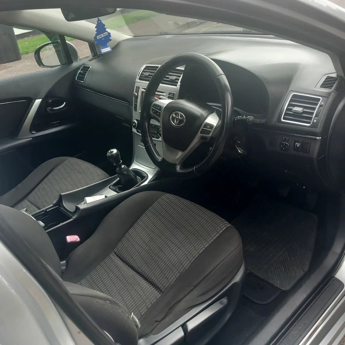 Toyota Avensis 2012 - Image 3