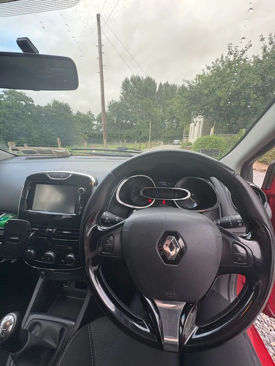 Renault Clio - Image 4
