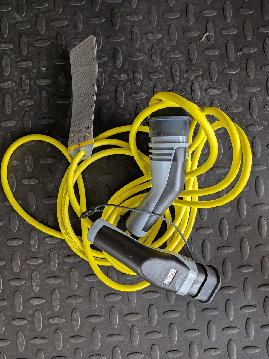 EV charging Lead Type 2 - Image 1