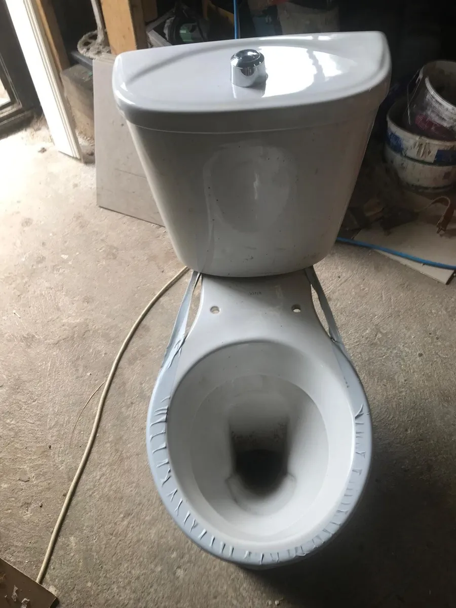 Sink, pedestal and toilet - Image 3