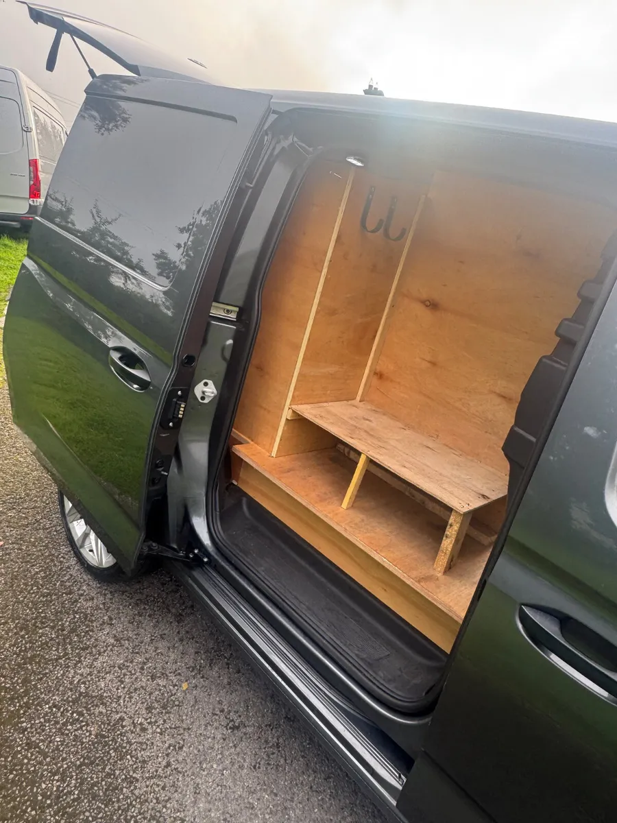 Volkswagen Caddy 2021 up & over back door ! - Image 4