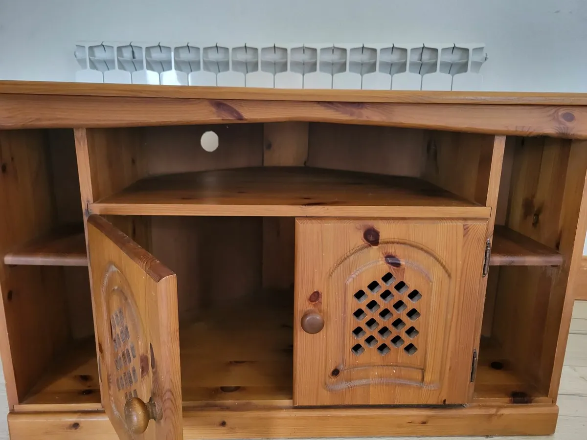 Pine tv unit - Image 1