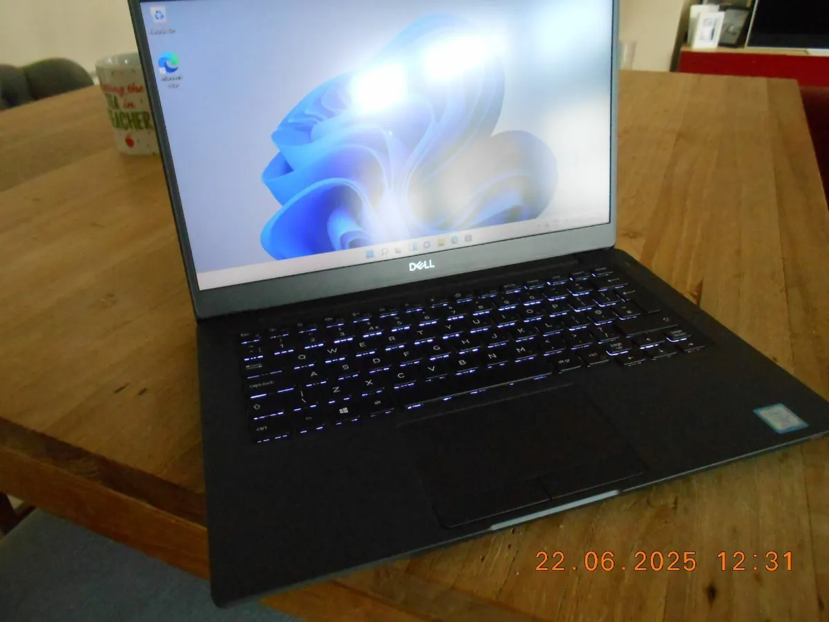 Intel i7 16GB Ram Dell Latitude 7300 Laptop Win11 - Image 1