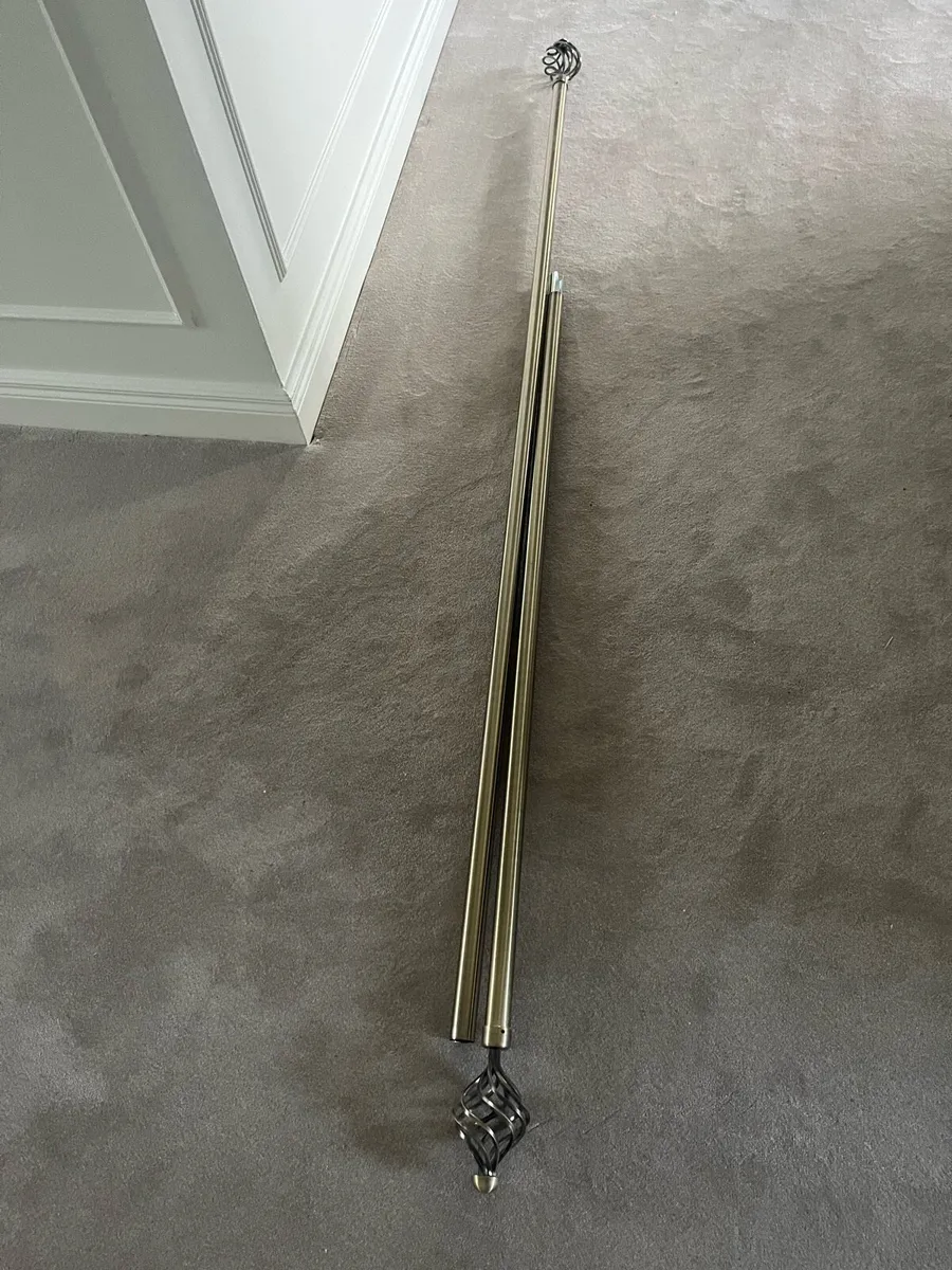 Curtain pole - Image 1