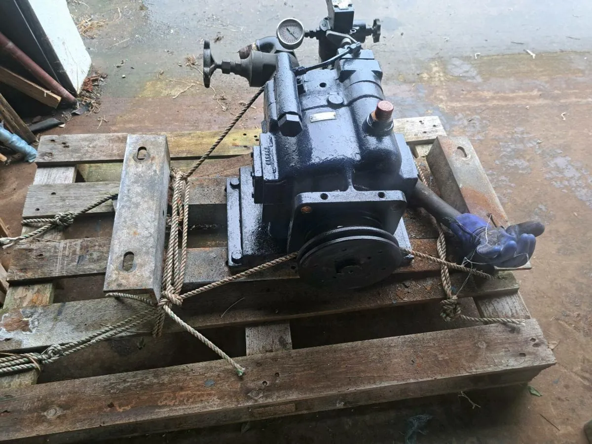vickers hydrualic pump - Image 1
