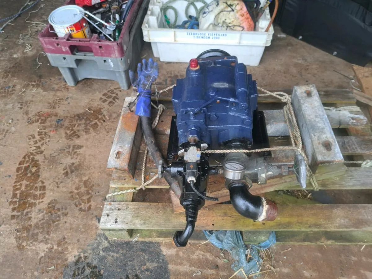 vickers hydrualic pump - Image 3