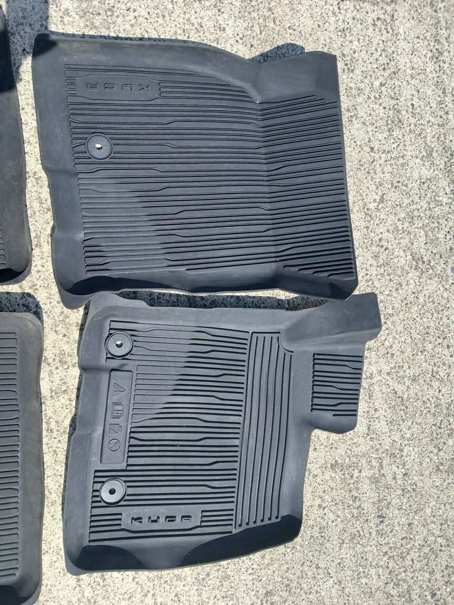 Ford Kuga rubber boot liner and car mats - Image 2