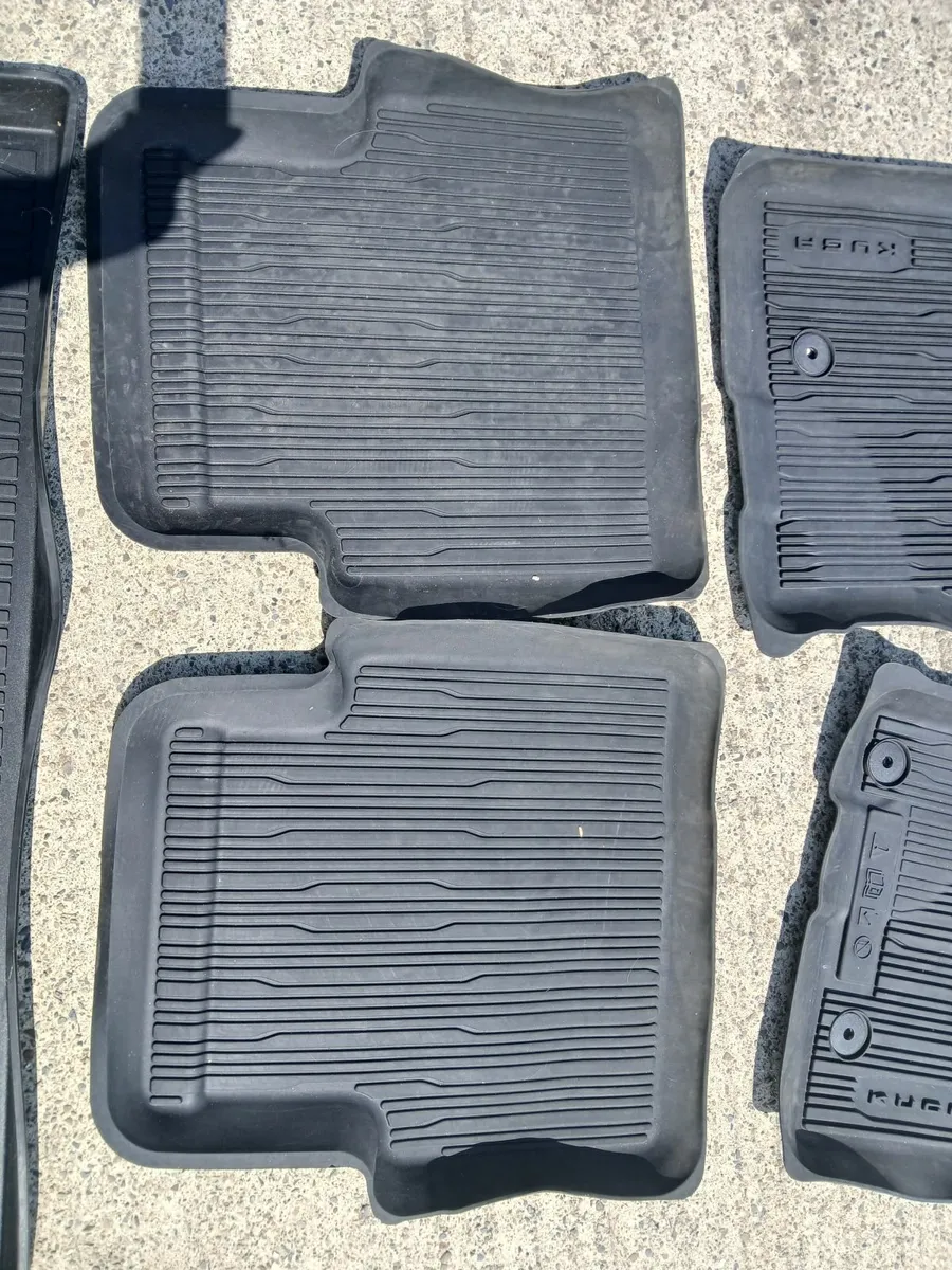 Ford Kuga rubber boot liner and car mats - Image 3
