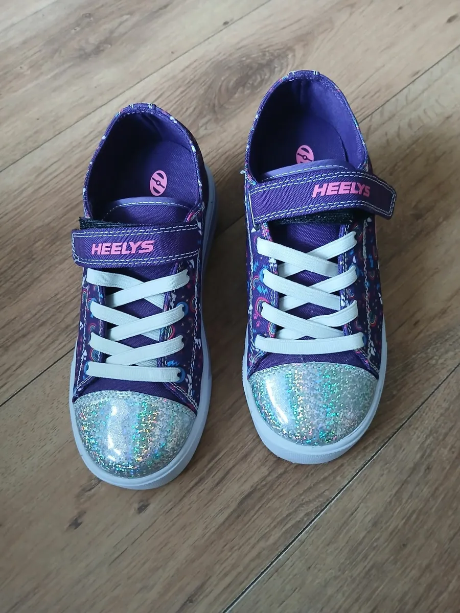 Children's shoes,  heelys - Image 1
