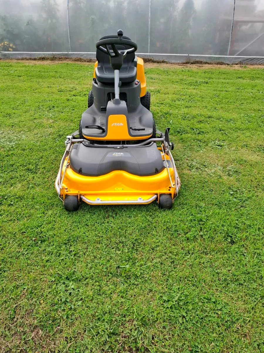 Stiga ride on Lawnmower - Image 2