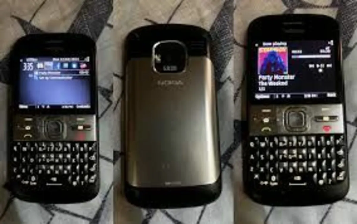 Antique Vintage Collectible Nokia E5 Mobile Phone. - Image 3