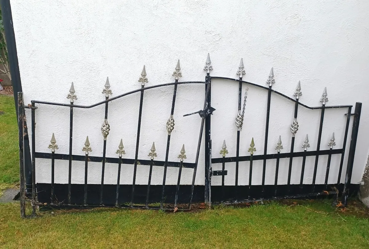 Gates - Image 2