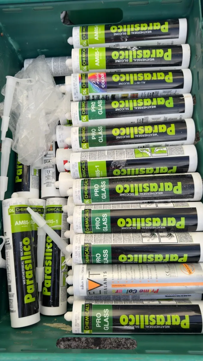 Silicone sealant mixed colours
