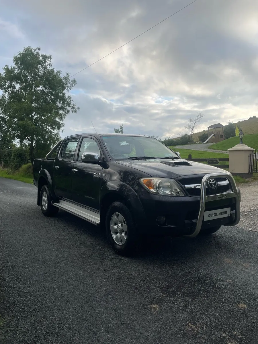 Toyota hilux - Image 1