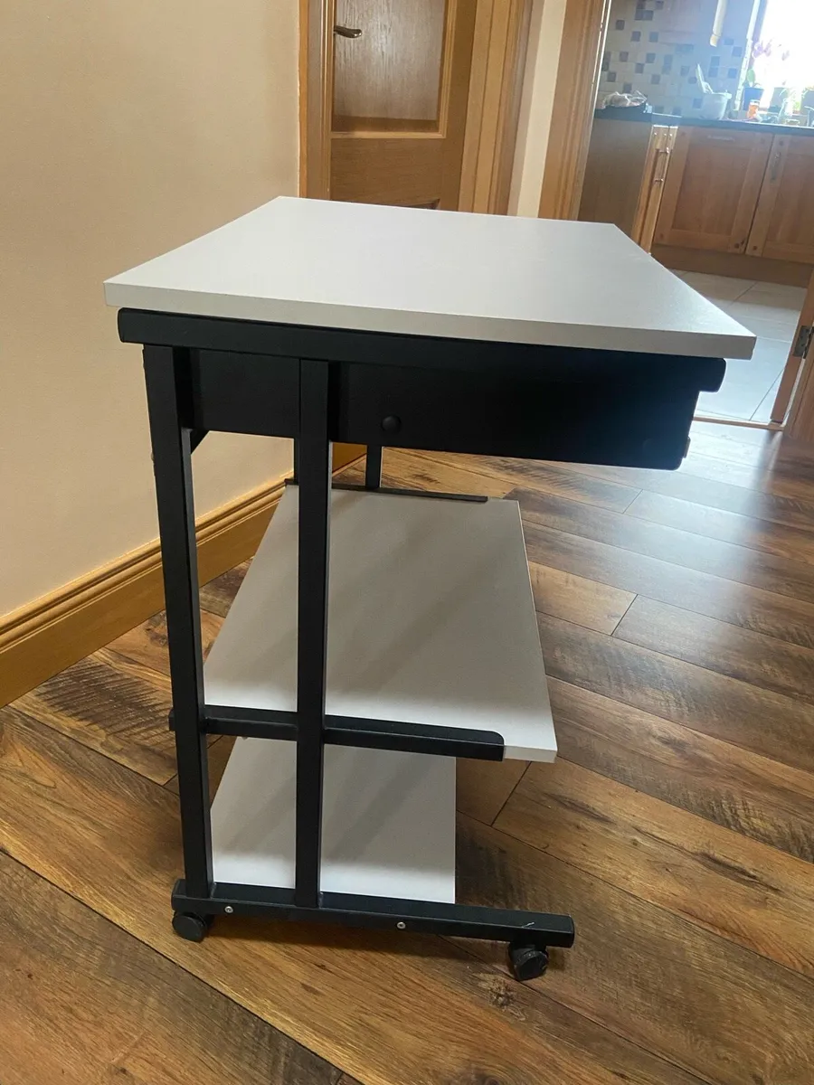Desk - Image 4