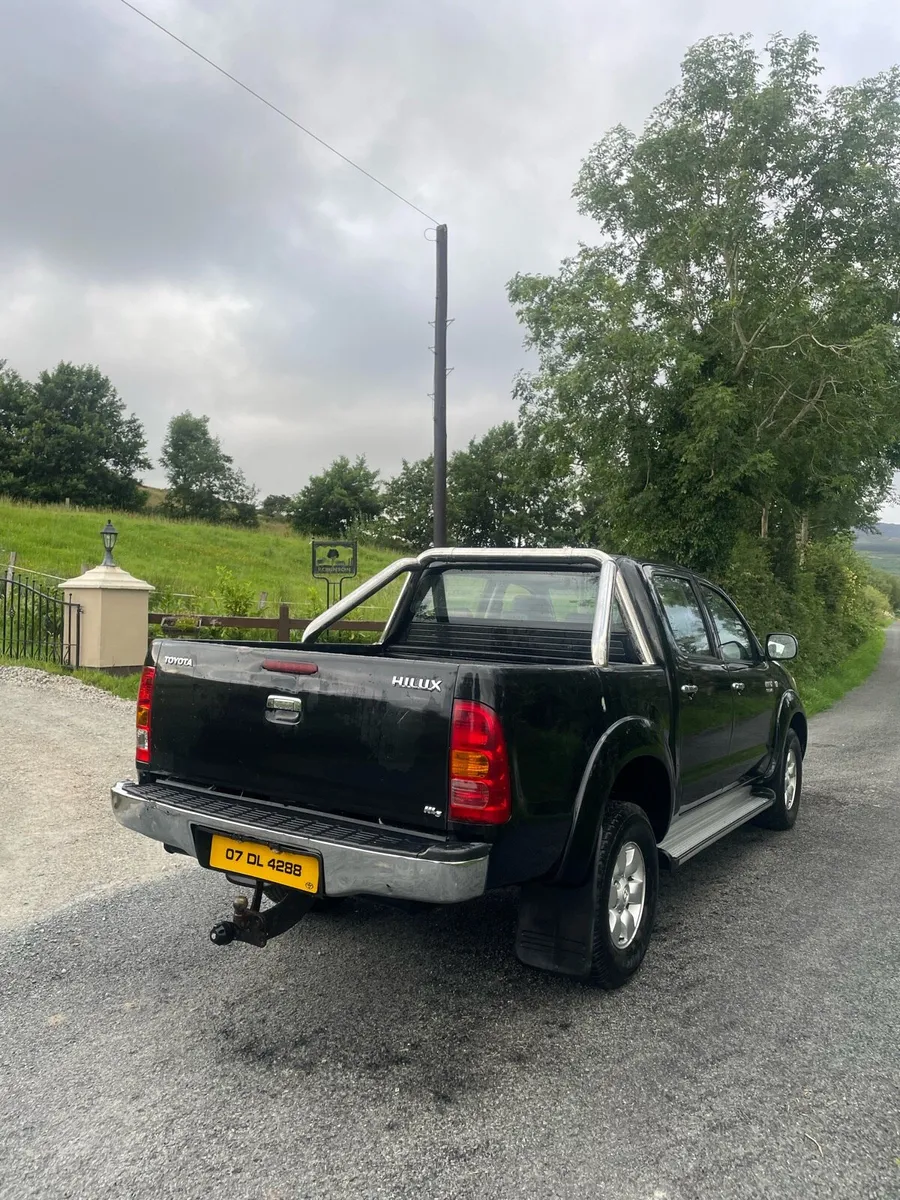 Toyota hilux - Image 3