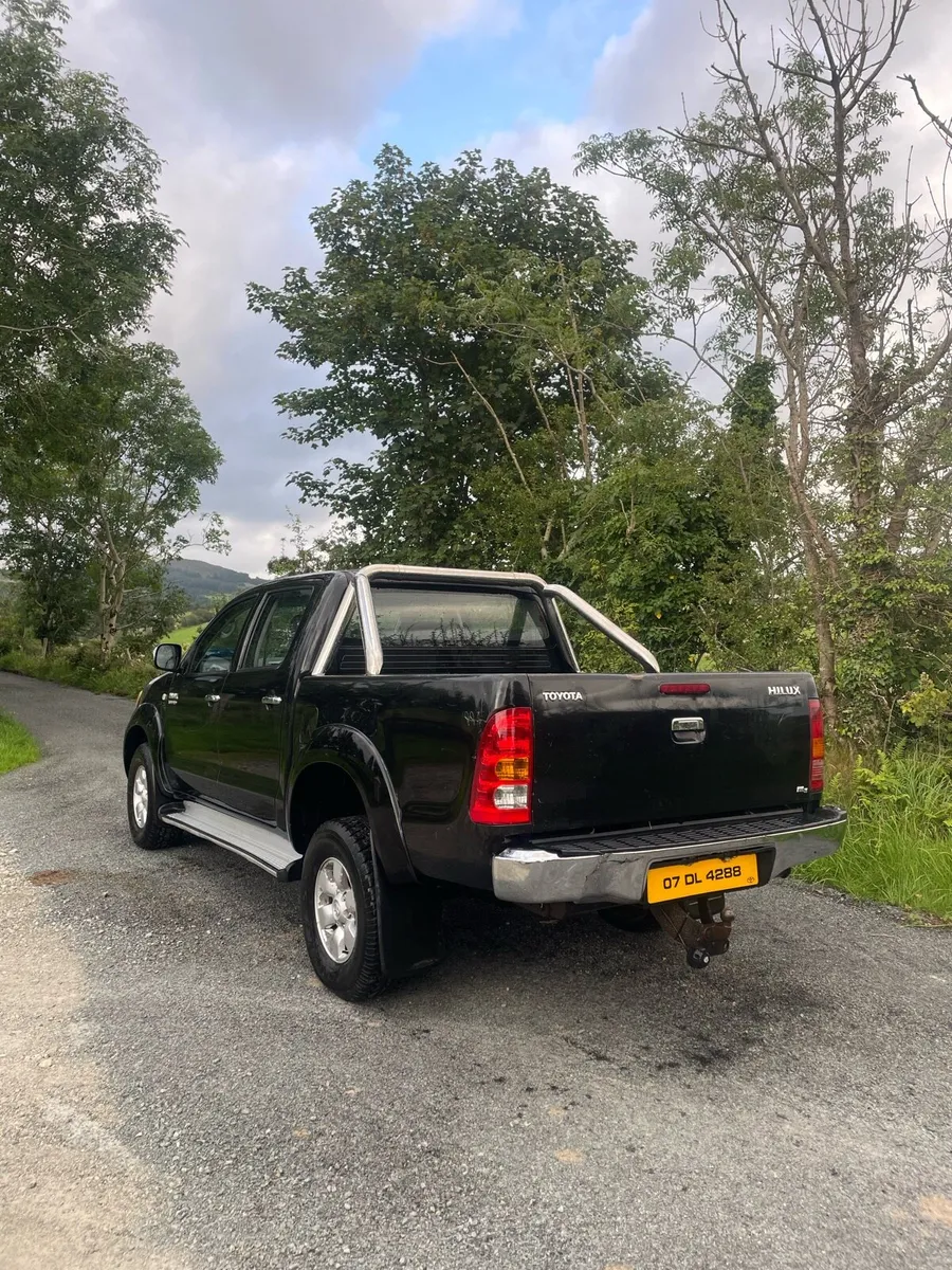 Toyota hilux - Image 4