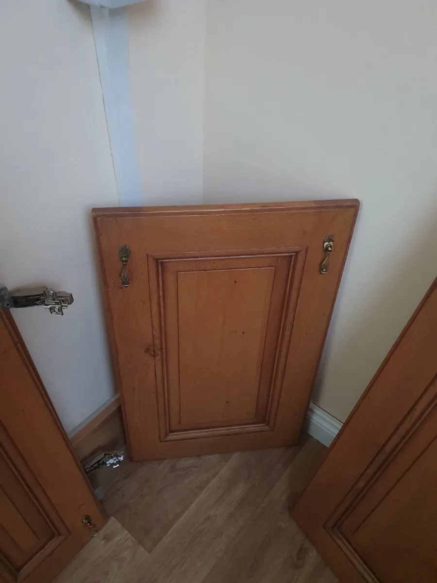 Kitchen cabinet doors - Image 3