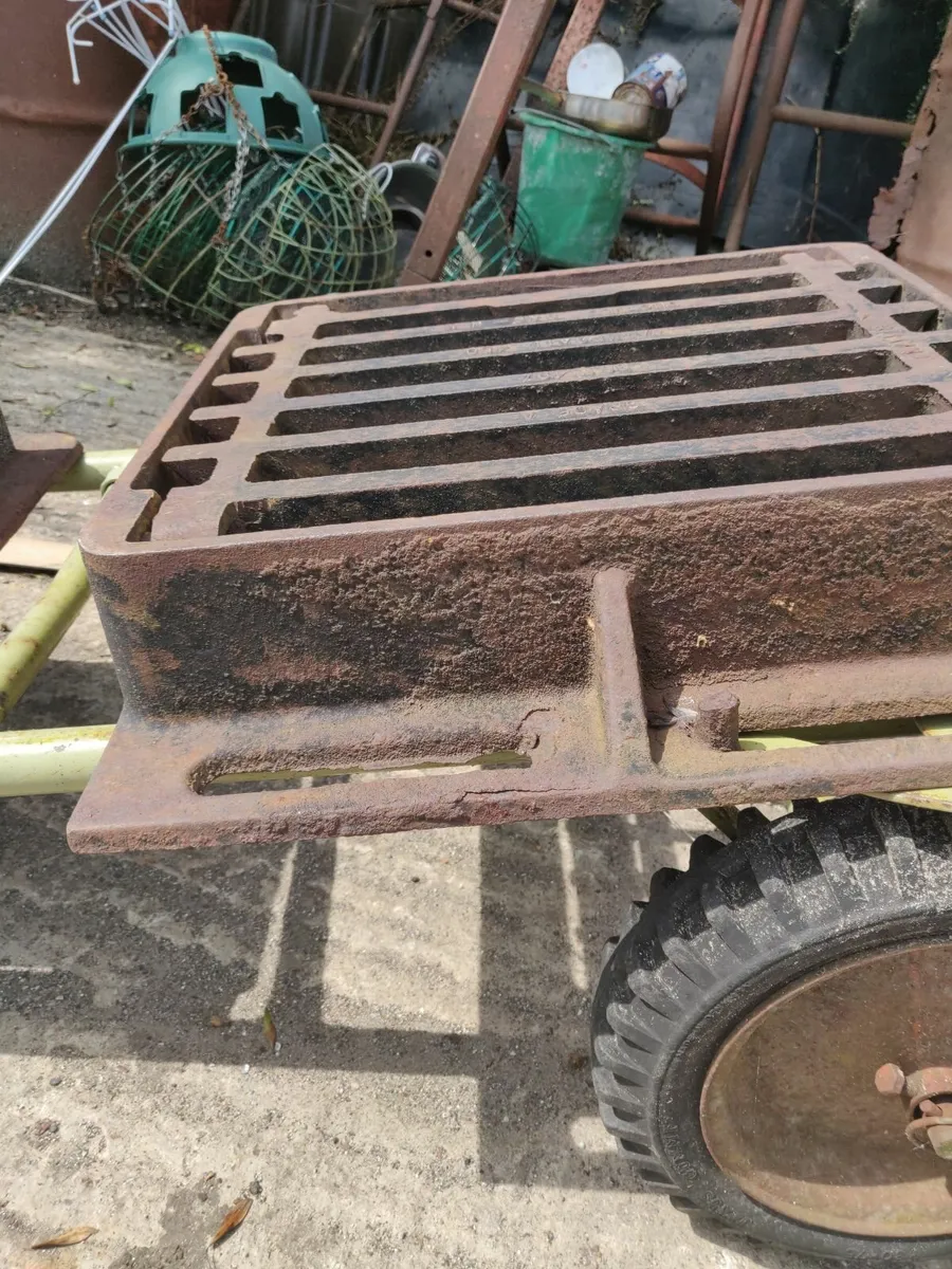 Manhole covers - Image 3