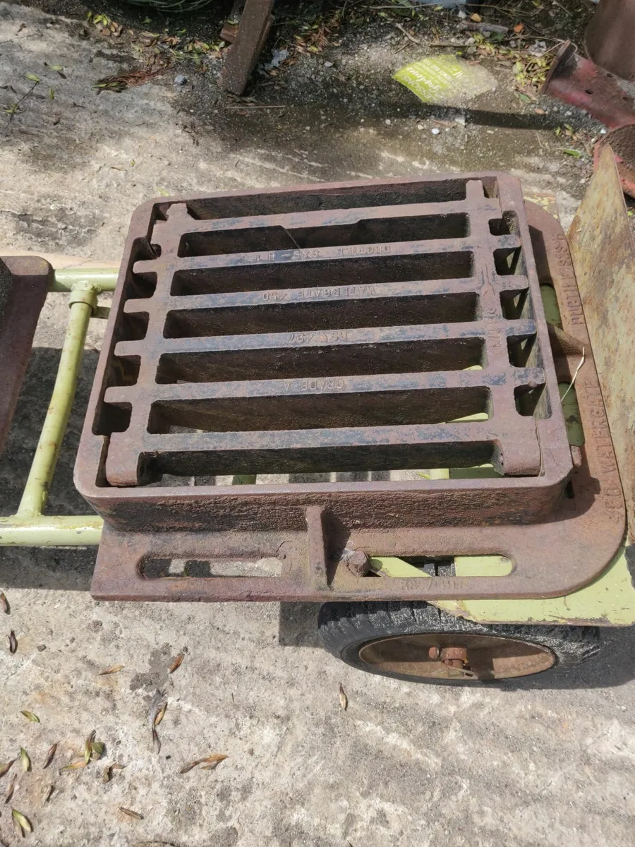 Manhole covers - Image 4