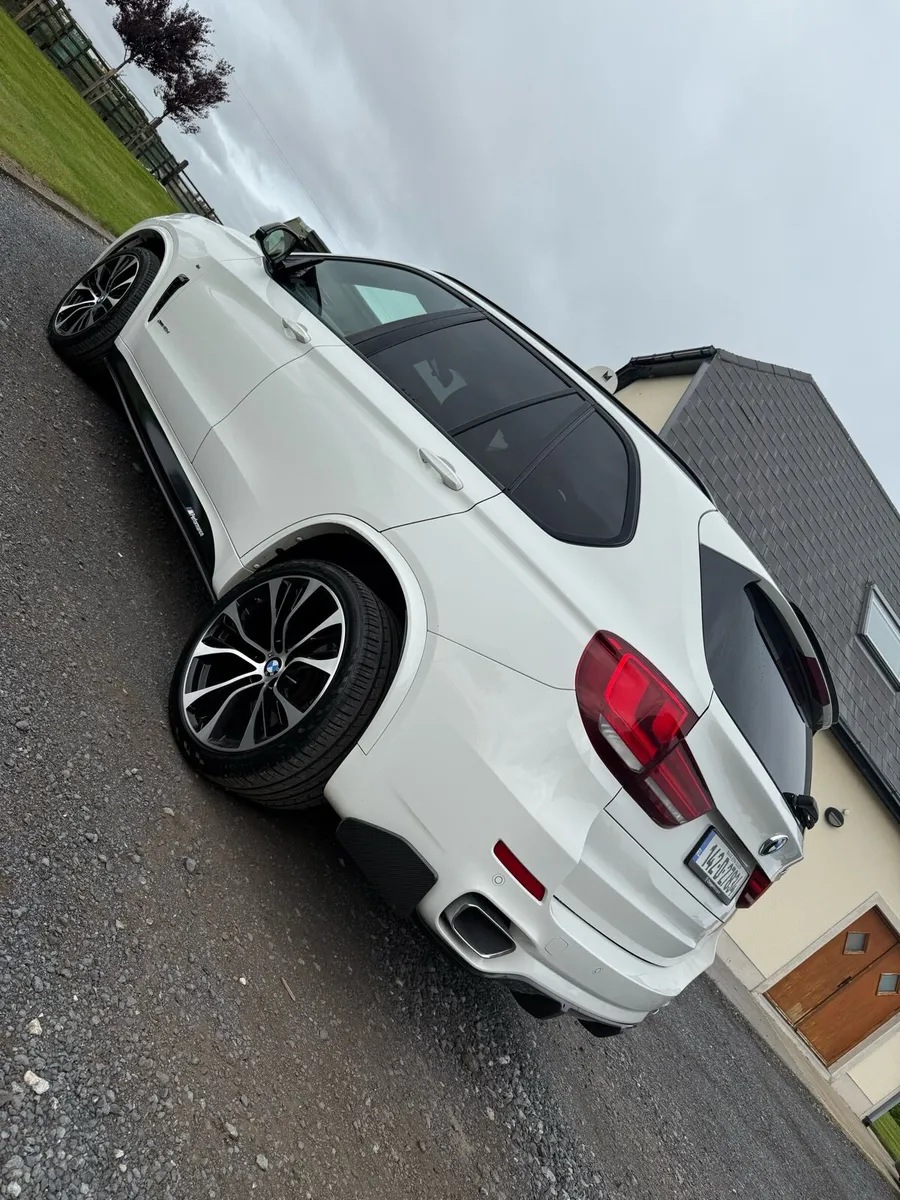 BMW X5 - Image 1