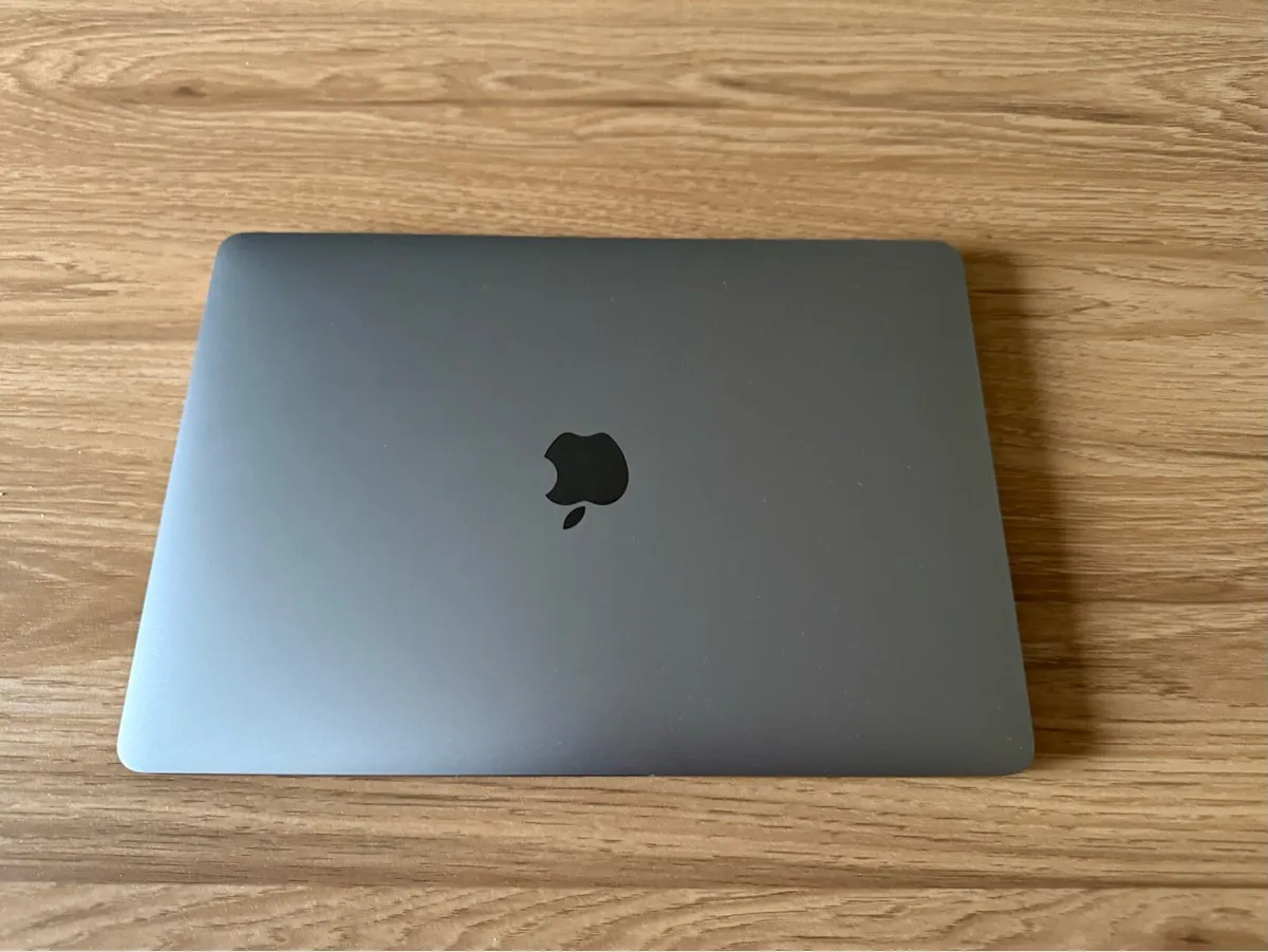 MacBook Pro M1 - Image 2