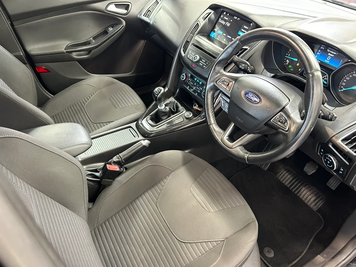 2017 Ford Focus Titanium Diesel - Image 2