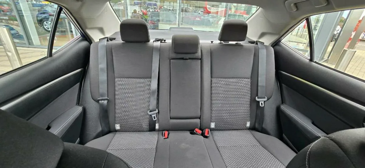 Toyota Corolla - Image 3
