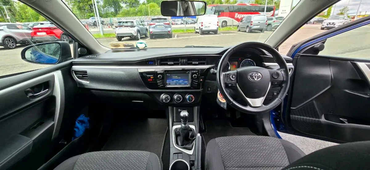 Toyota Corolla - Image 4