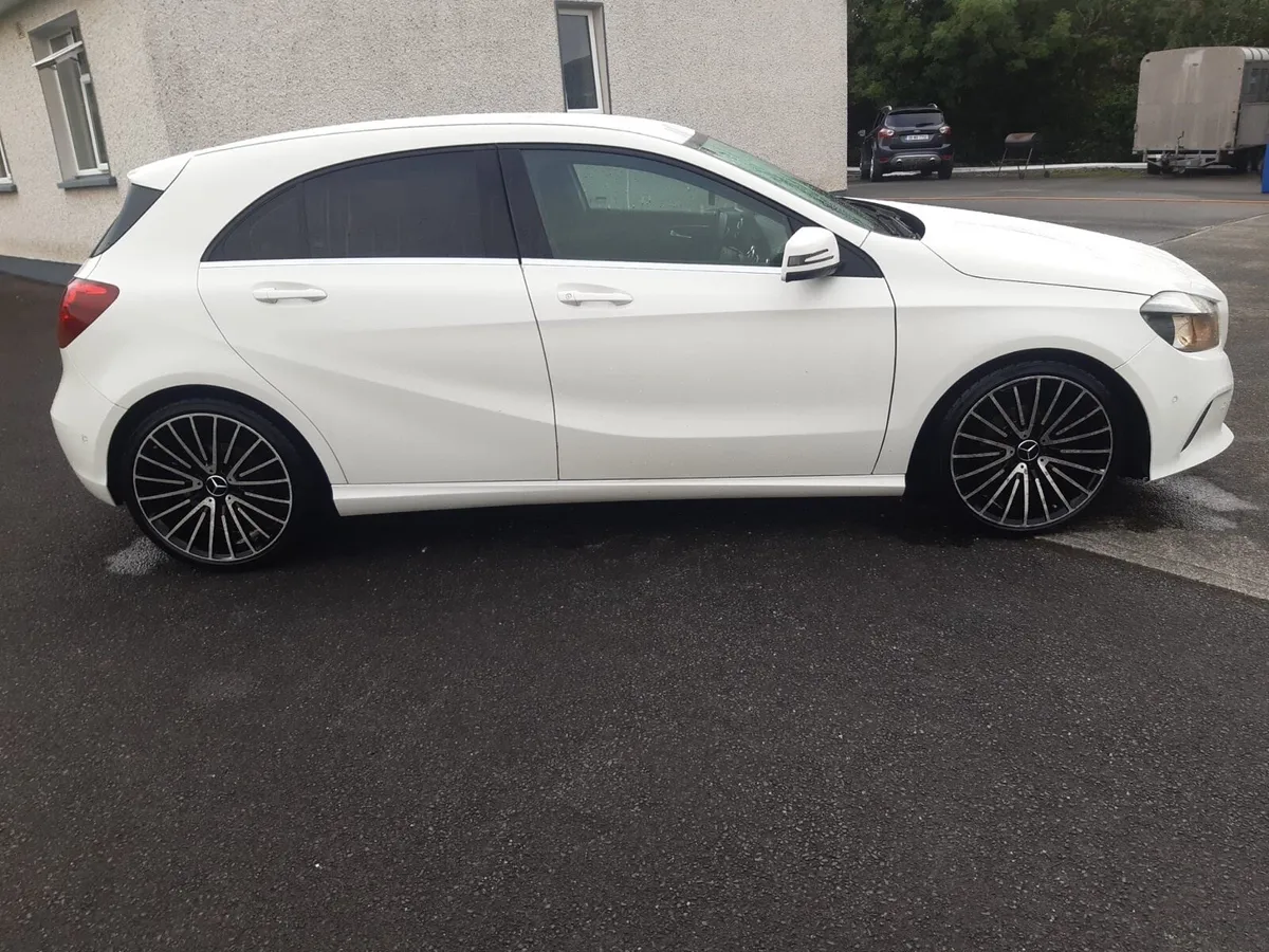 172 Mercedes Benz A180d - Image 2