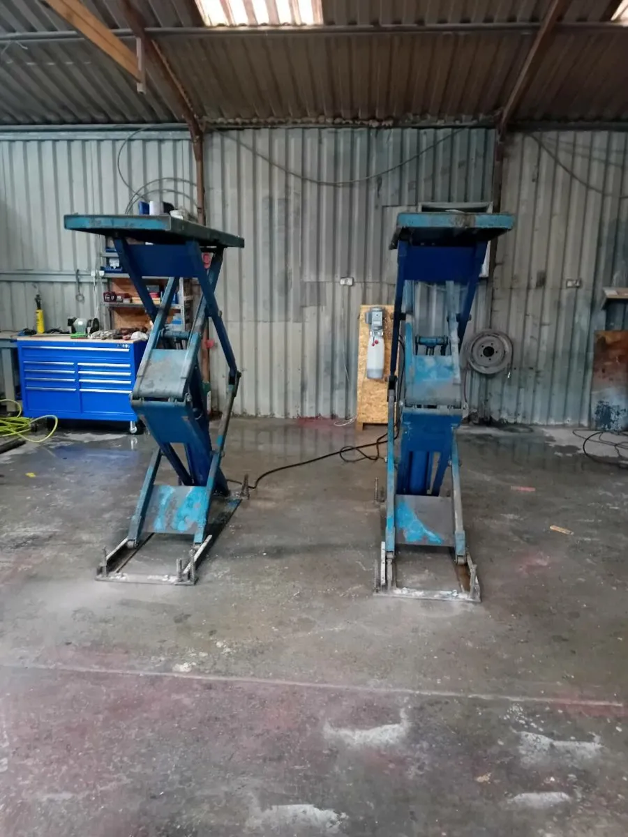 Sissor lift - Image 1