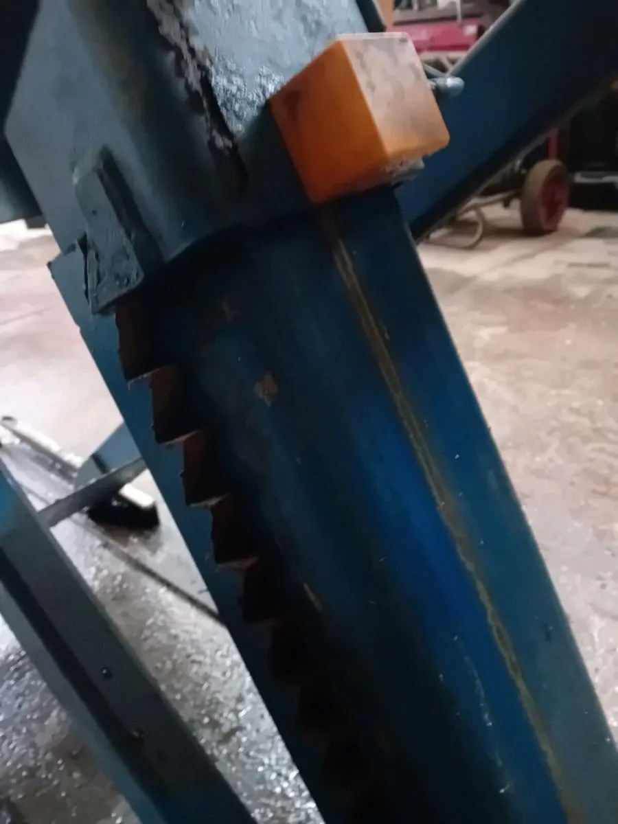 Sissor lift - Image 3