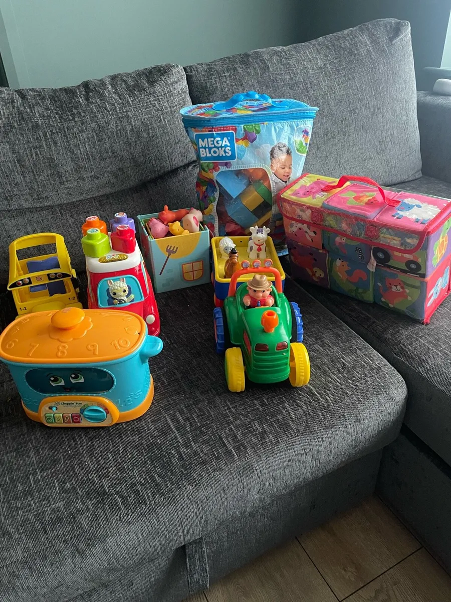 Collection of toys - Image 1