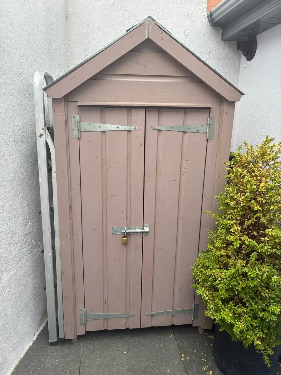 Small shed - Image 1