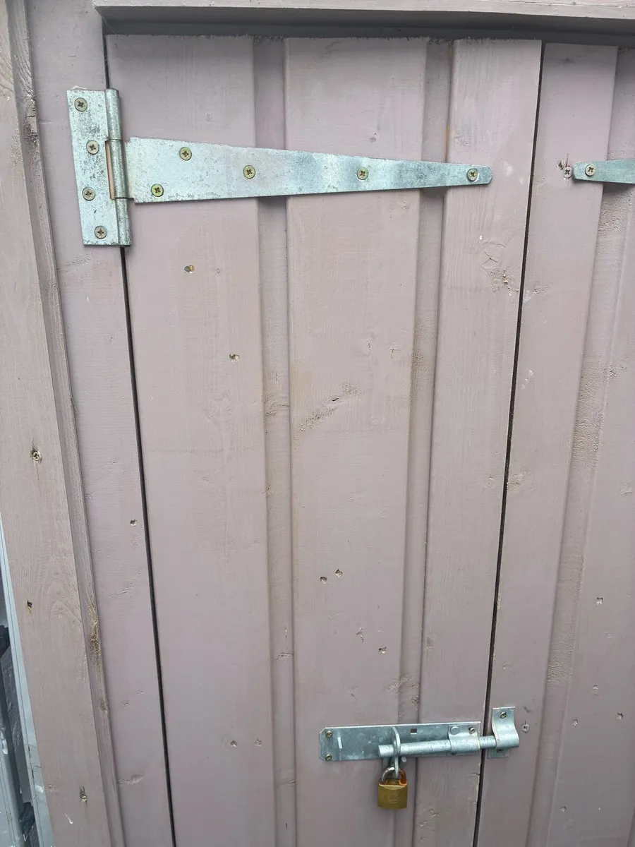 Small shed - Image 3