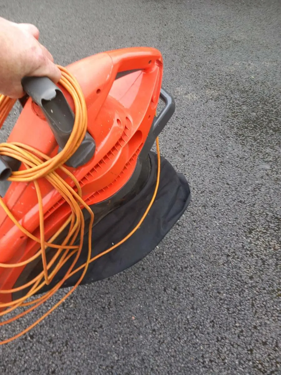 Flymo garden vac blower - Image 3