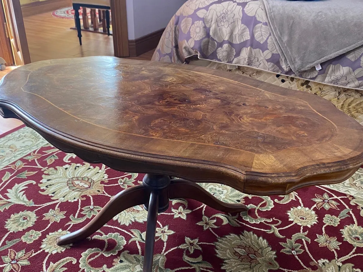 Coffee table. Mahogany