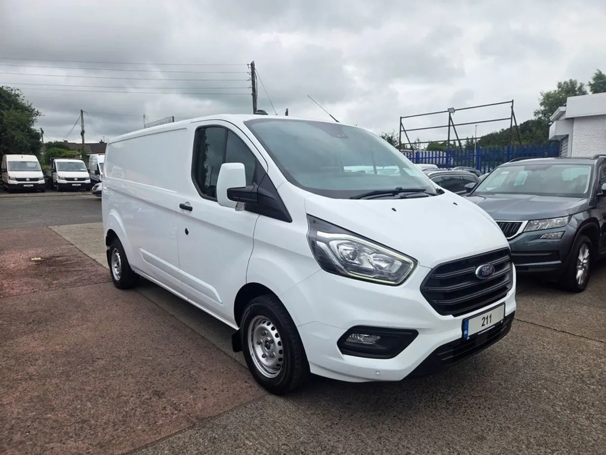Ford Transit Custom 300 Trend P/V Ecoblue - Image 2
