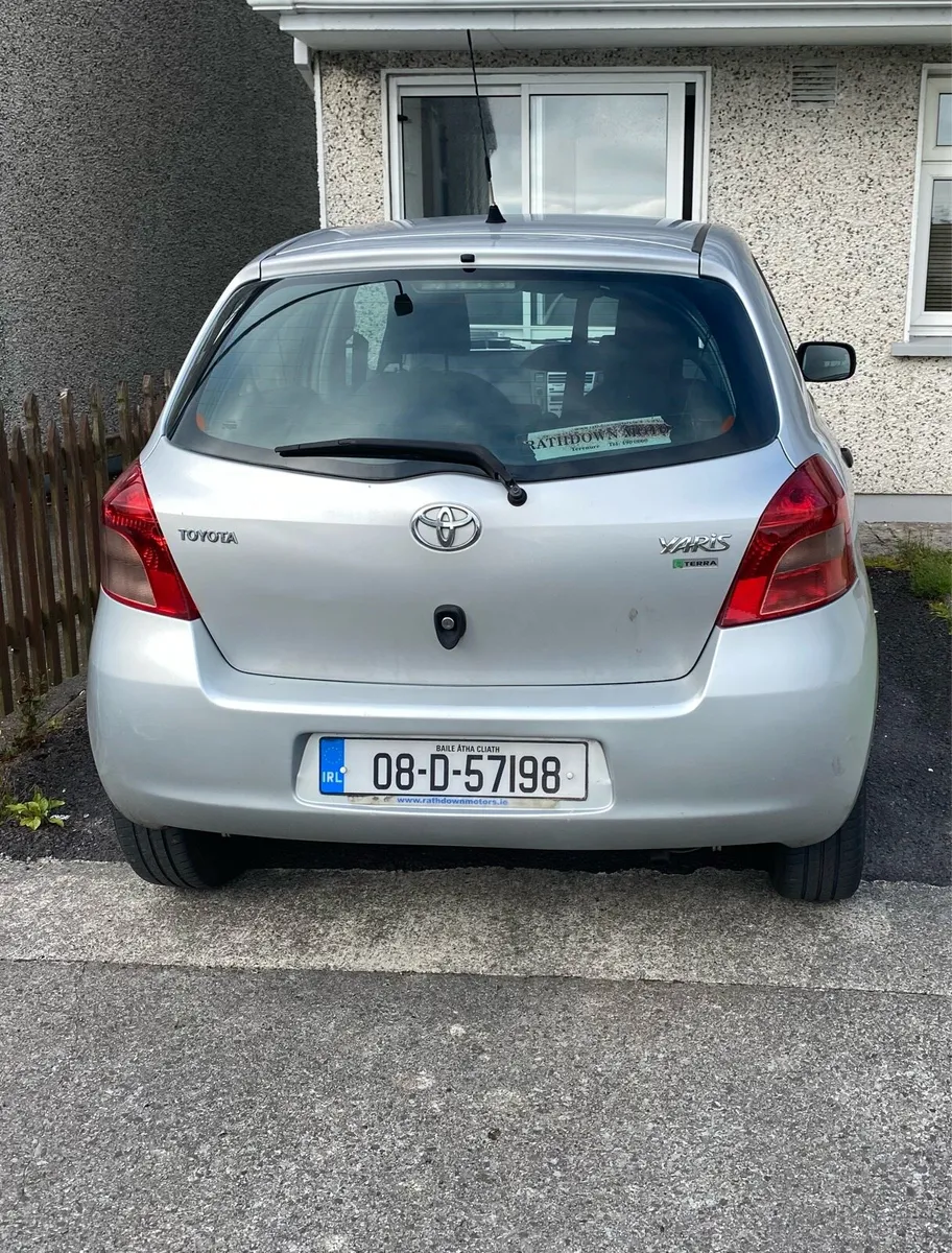 €2000 // Toyota Yaris 08 - Image 4