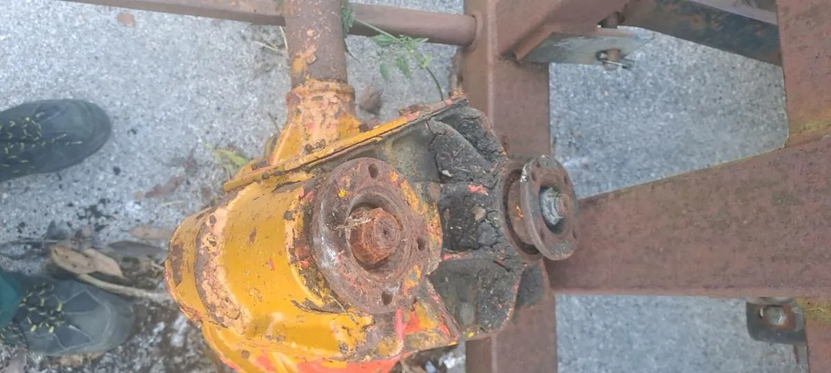 DUMPER 4 WHEEL DRIVE AXLE - Image 2