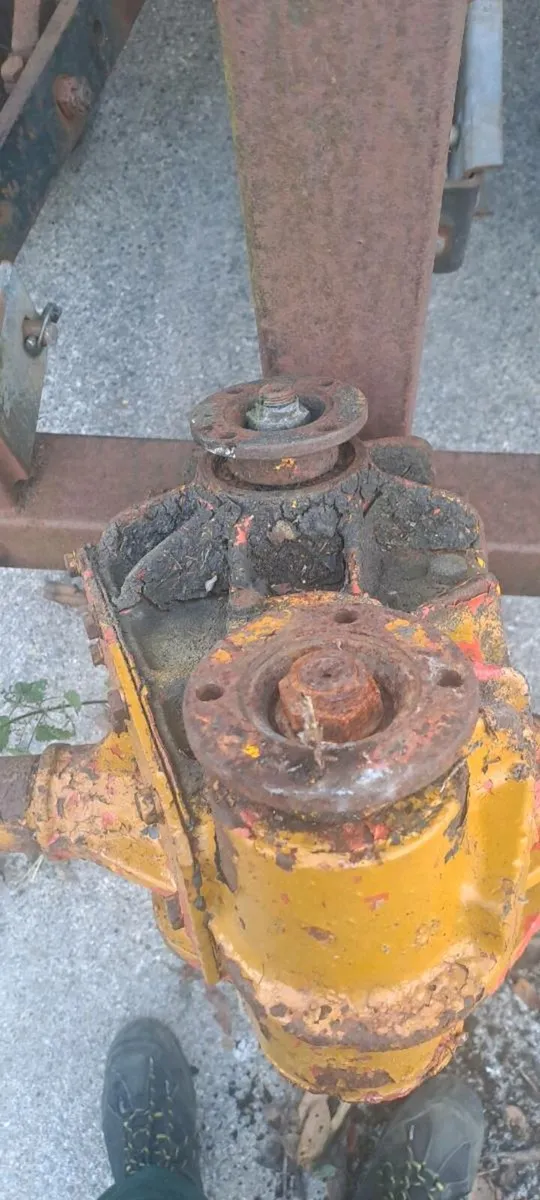 DUMPER 4 WHEEL DRIVE AXLE - Image 3