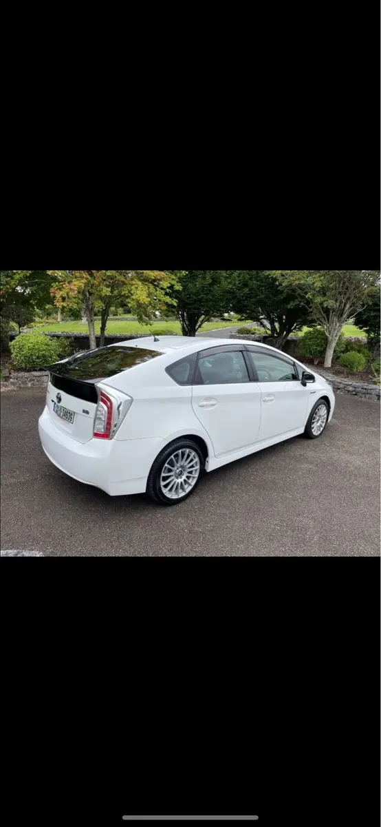 Toyota Prius - Image 4
