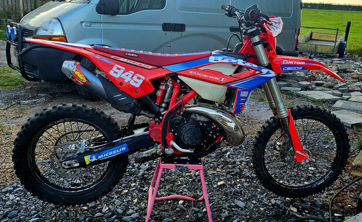 2023 Beta 300 RR Enduro - Image 2
