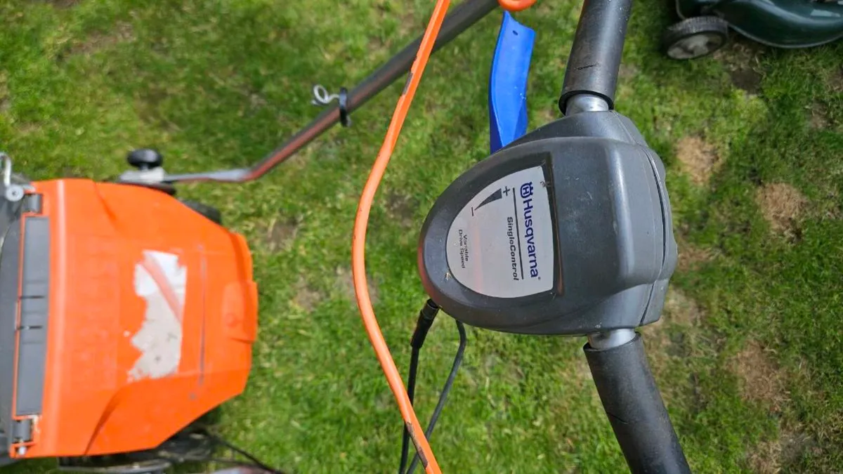 lawnmower - Image 4